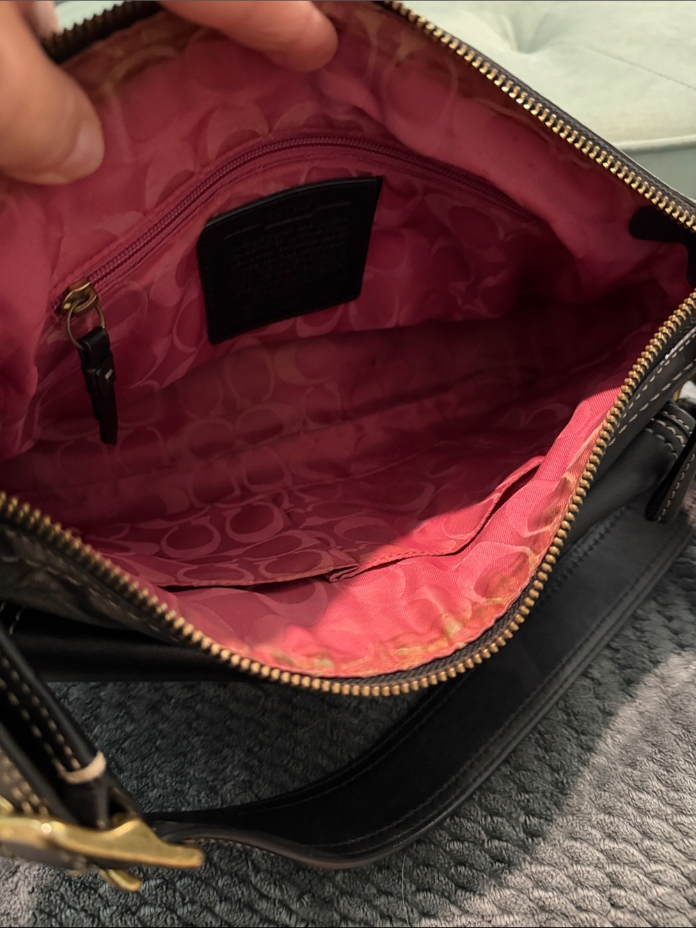 Coach Black Leather Shoulder Bag with Gold-Tone Turn-Lock Pockets - Picture 3 of 9